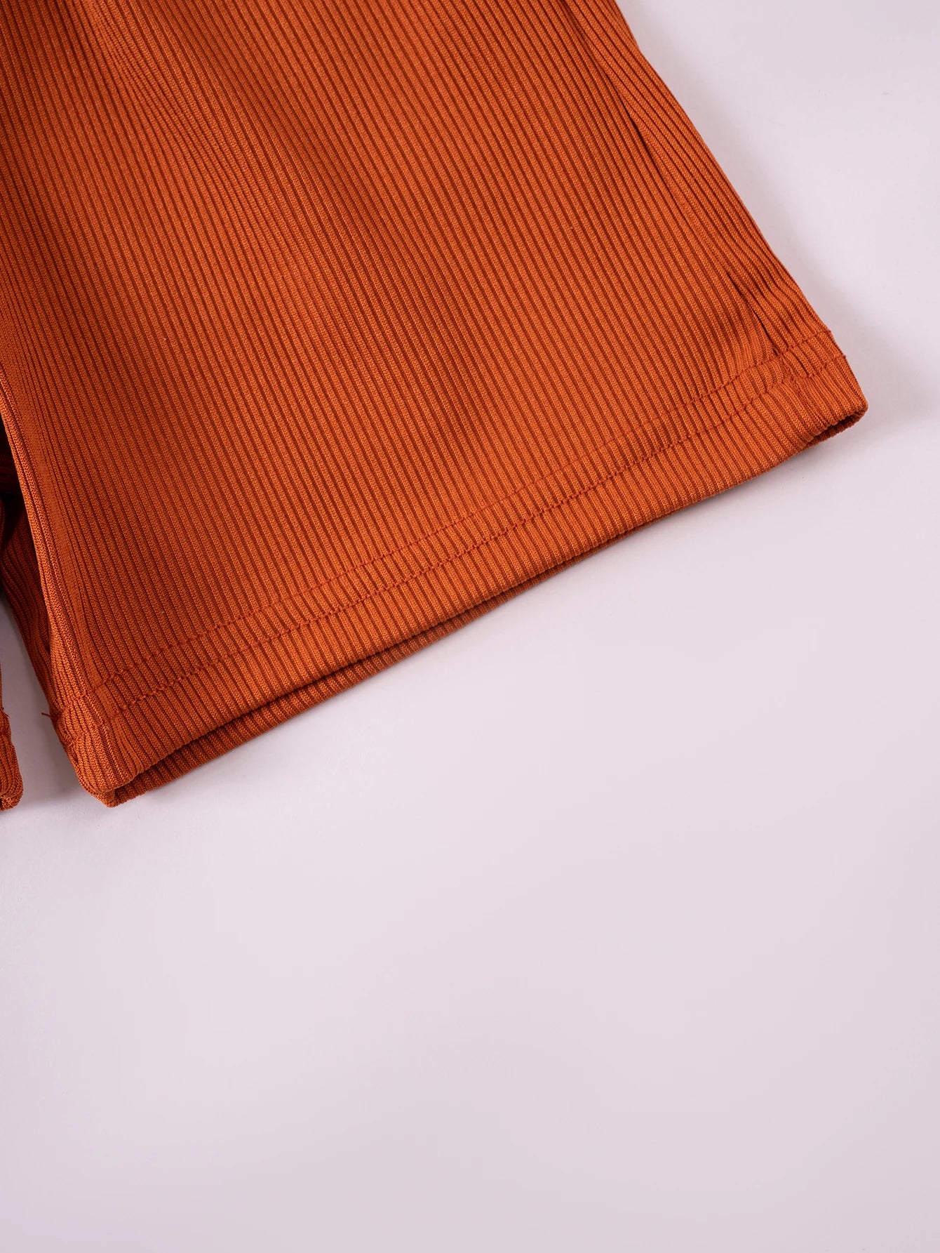 Children's Summer Collection Solid-Colour Round-Neck Short-Sleeved T-Shirt with Fashionable, Versatile Shorts – Stylish Two-Piec