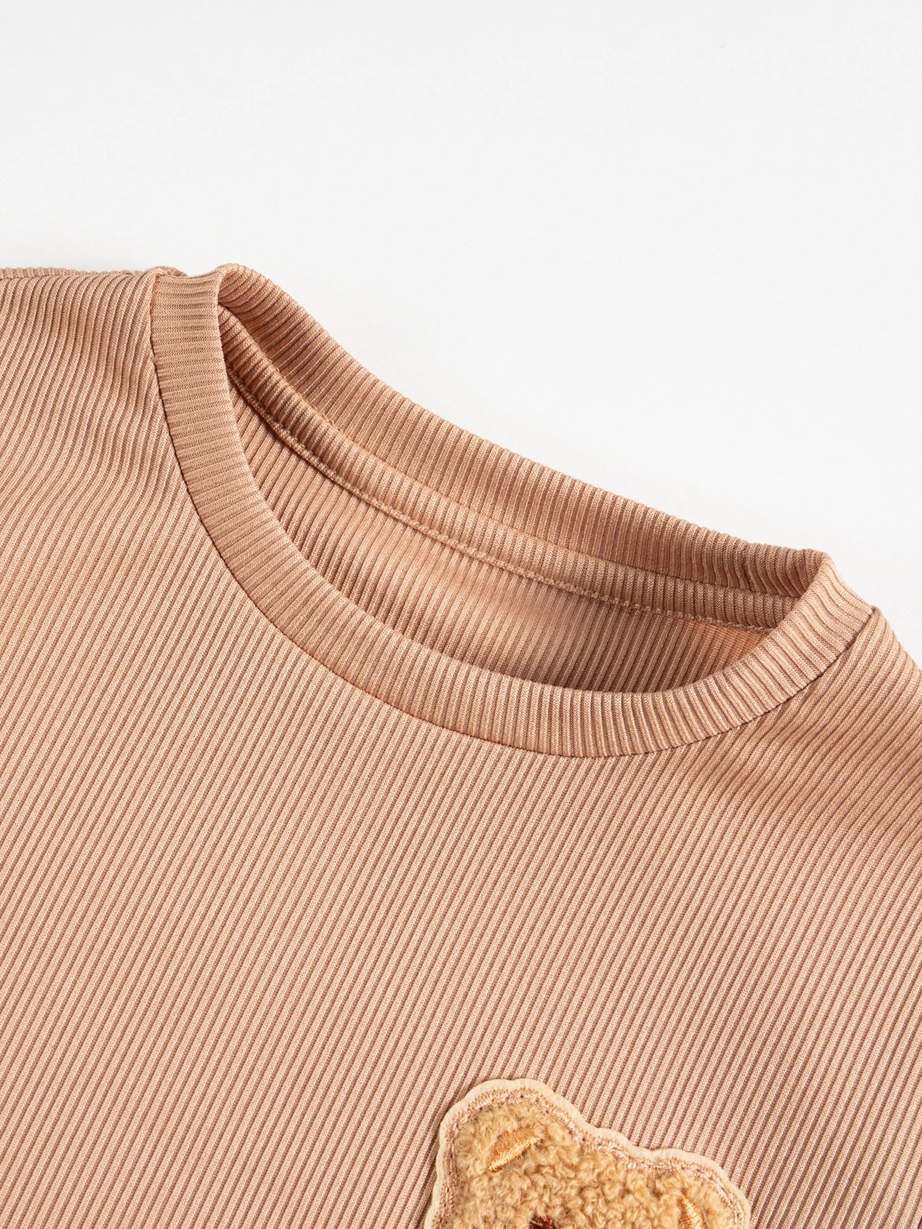 Children's Summer Collection Solid-Colour Round-Neck Short-Sleeved T-Shirt with Fashionable, Versatile Shorts – Stylish Two-Piec