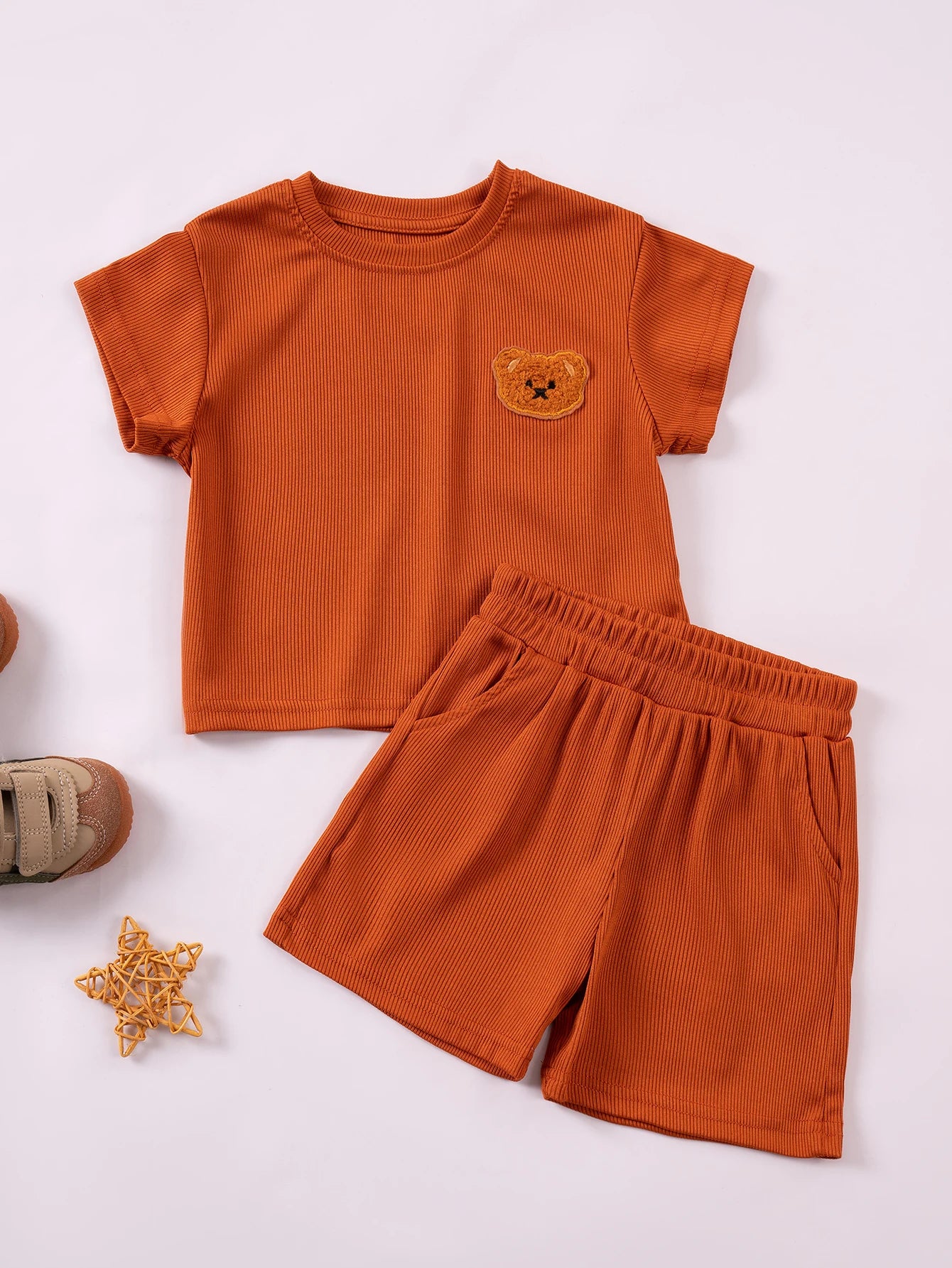 Children's Summer Collection Solid-Colour Round-Neck Short-Sleeved T-Shirt with Fashionable, Versatile Shorts – Stylish Two-Piec