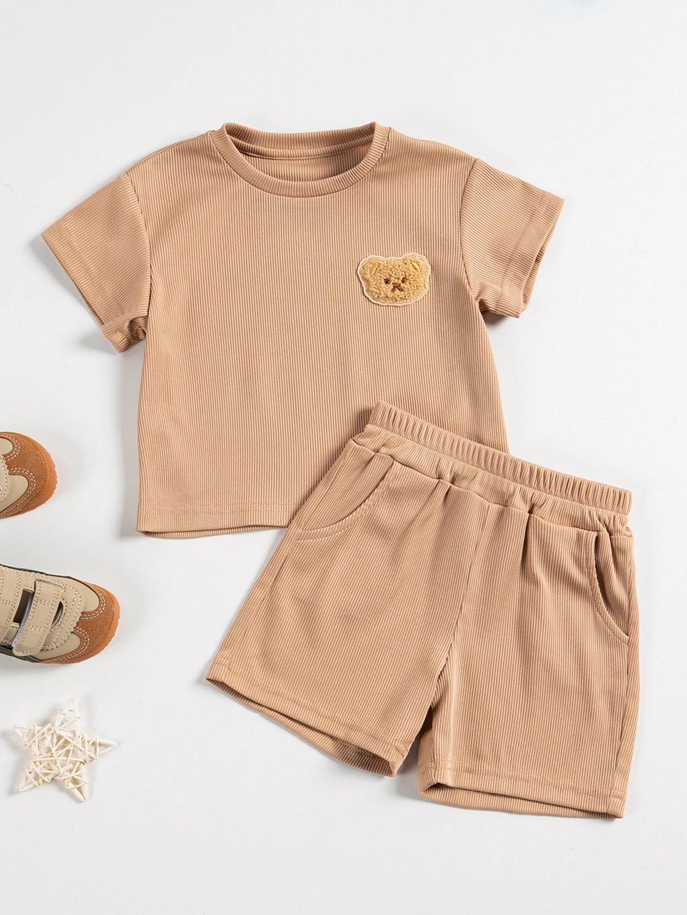 Children's Summer Collection Solid-Colour Round-Neck Short-Sleeved T-Shirt with Fashionable, Versatile Shorts – Stylish Two-Piec